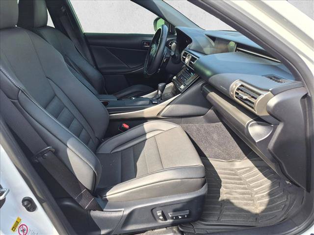 Used 2015 Lexus IS 350 w/ F-Sport Package RWD image 21