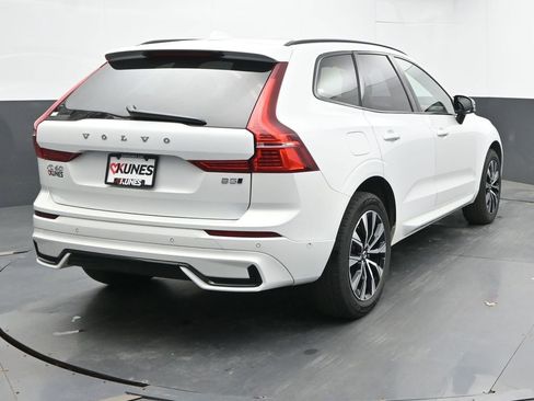 Used 2025 Volvo XC60 B5 Plus AWD/4WD image 10