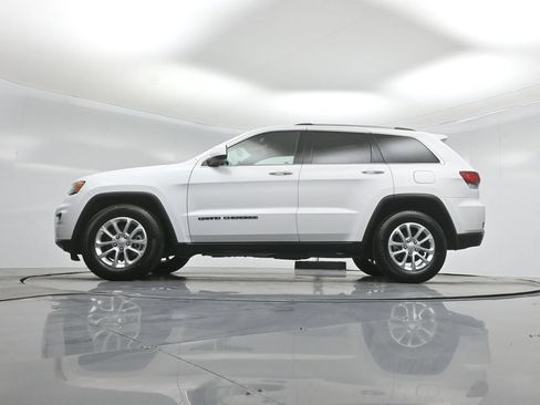Used 2021 Jeep Grand Cherokee Laredo RWD image 8