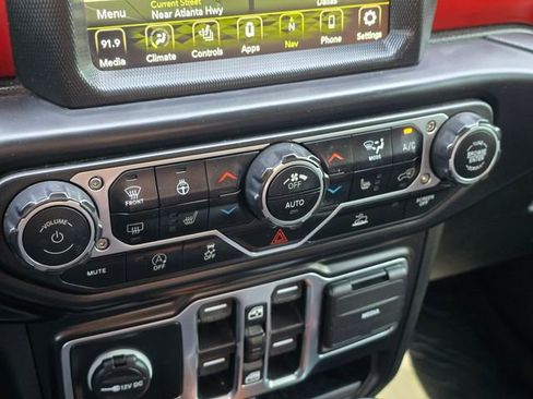 Used 2022 Jeep Gladiator Rubicon w/ Cold Weather Group AWD/4WD image 33