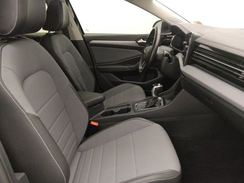 Used 2025 Volkswagen Jetta SE image 21