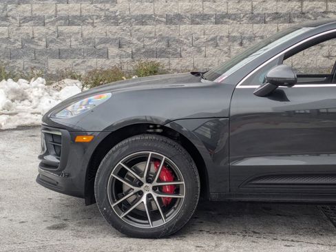 Certified 2026 Porsche Macan S AWD/4WD image 11