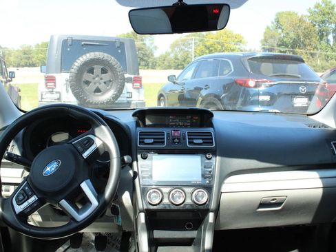 Used 2017 Subaru Forester 2.5i Premium image 15