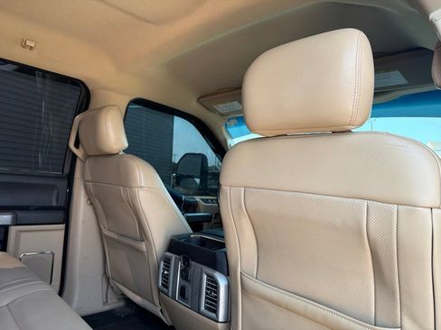Used 2017 Ford F250 Lariat w/ Lariat Value Package AWD/4WD image 14