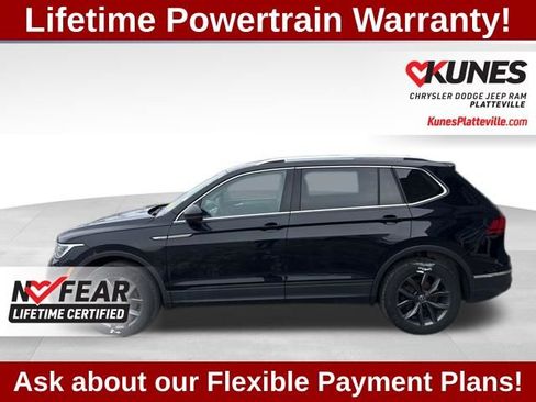 Used 2022 Volkswagen Tiguan SE w/ Panoramic Sunroof Package image 7