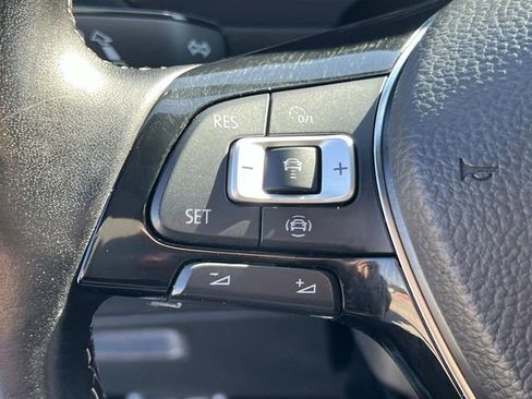 Used 2021 Volkswagen Tiguan SE R-Line image 15