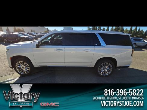 Used 2024 Cadillac Escalade ESV Premium Luxury image 6