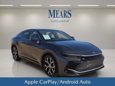 Used 2023 Toyota Crown Limited image 8