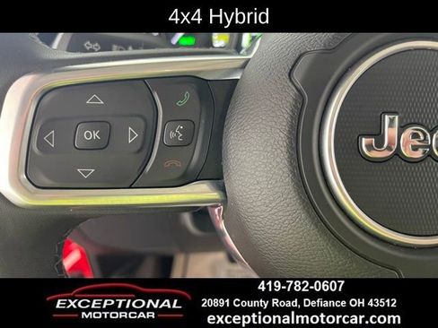 Used 2025 Jeep Wrangler Unlimited Sahara AWD/4WD image 40