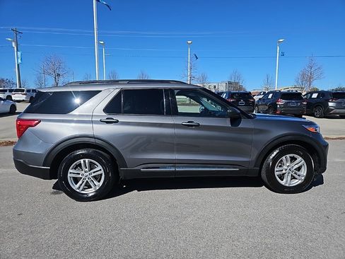 Used 2023 Ford Explorer XLT w/ Equipment Group 202A image 8