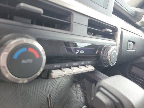 Used 2024 Toyota Tacoma TRD Off-Road image 21