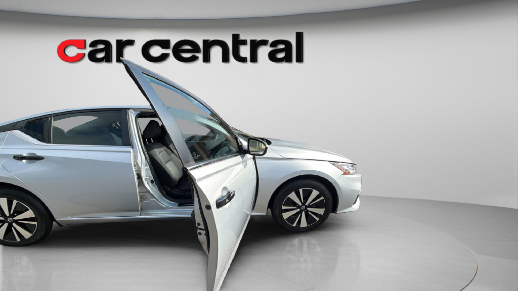 Used 2021 Nissan Altima 2.5 SV AWD/4WD image 7