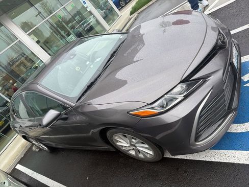 Used 2022 Toyota Camry LE w/ Convenience Package image 9
