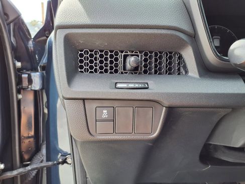 Used 2023 Honda CR-V EX image 16