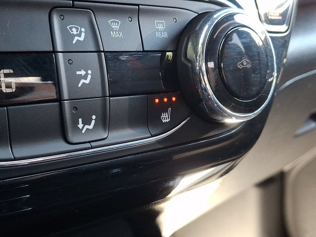 Used 2024 Chevrolet Trax RS w/ Driver Confidence Package FWD image 25
