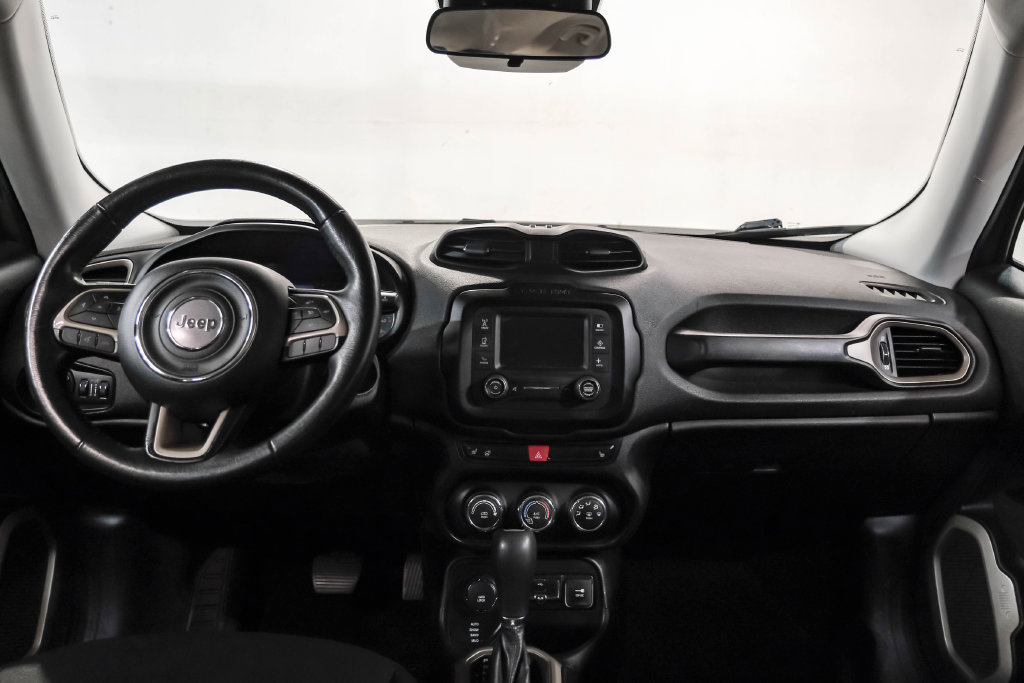 Used 2017 Jeep Renegade Latitude w/ Cold Weather Group AWD/4WD image 13