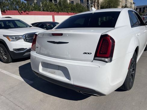 Used 2021 Chrysler 300 Touring w/ Sport Appearance Package image 4