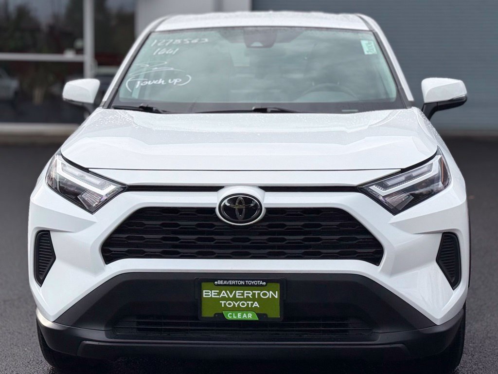 Used 2024 Toyota RAV4 LE AWD/4WD image 8