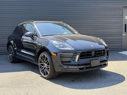 Used 2026 Porsche Macan AWD/4WD image 8