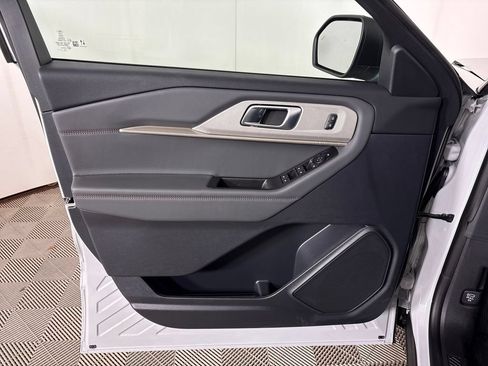 New 2027 Ford Explorer Active w/ Active Comfort Package RWD image 17