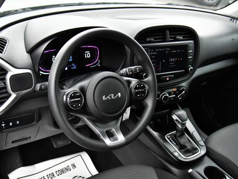 Used 2024 Kia Soul LX w/ Option Group 015 image 14