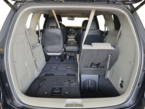 Used 2021 Kia Sedona SX FWD image 29