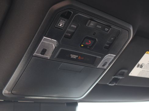 Used 2025 Toyota Tacoma Limited AWD/4WD image 64