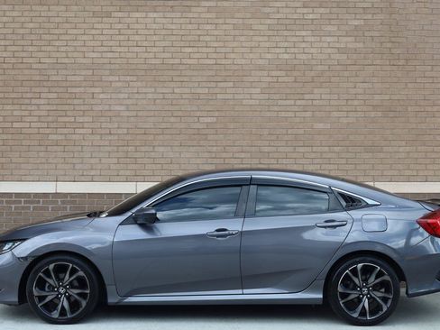 Used 2019 Honda Civic Sport image 2