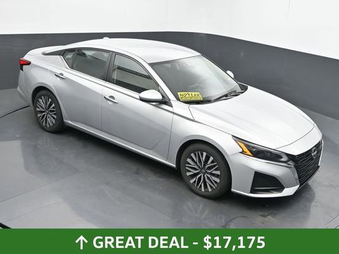 Used 2023 Nissan Altima 2.5 SV image 35