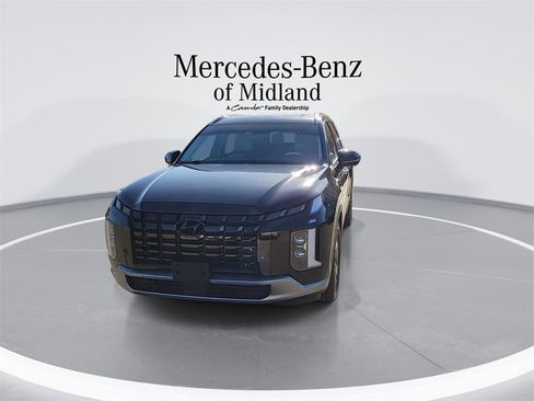 Used 2024 Hyundai Palisade Limited image 3