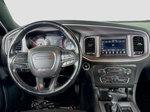 Used 2022 Dodge Charger SXT w/ Blacktop Package RWD image 11