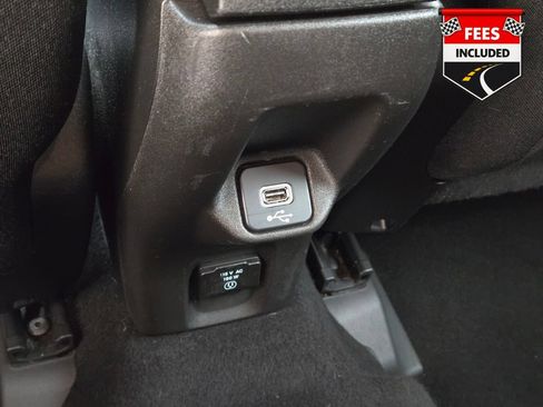 Used 2022 Jeep Renegade Latitude w/ Convenience Group AWD/4WD image 17