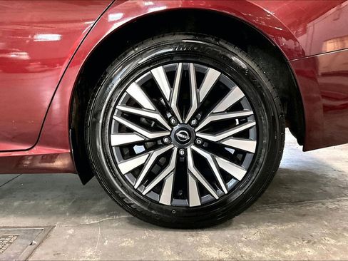 Certified 2024 Nissan Altima 2.5 SV image 8