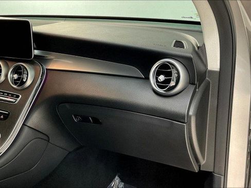 Used 2021 Mercedes-Benz GLC 300 4MATIC w/ Premium Package image 15