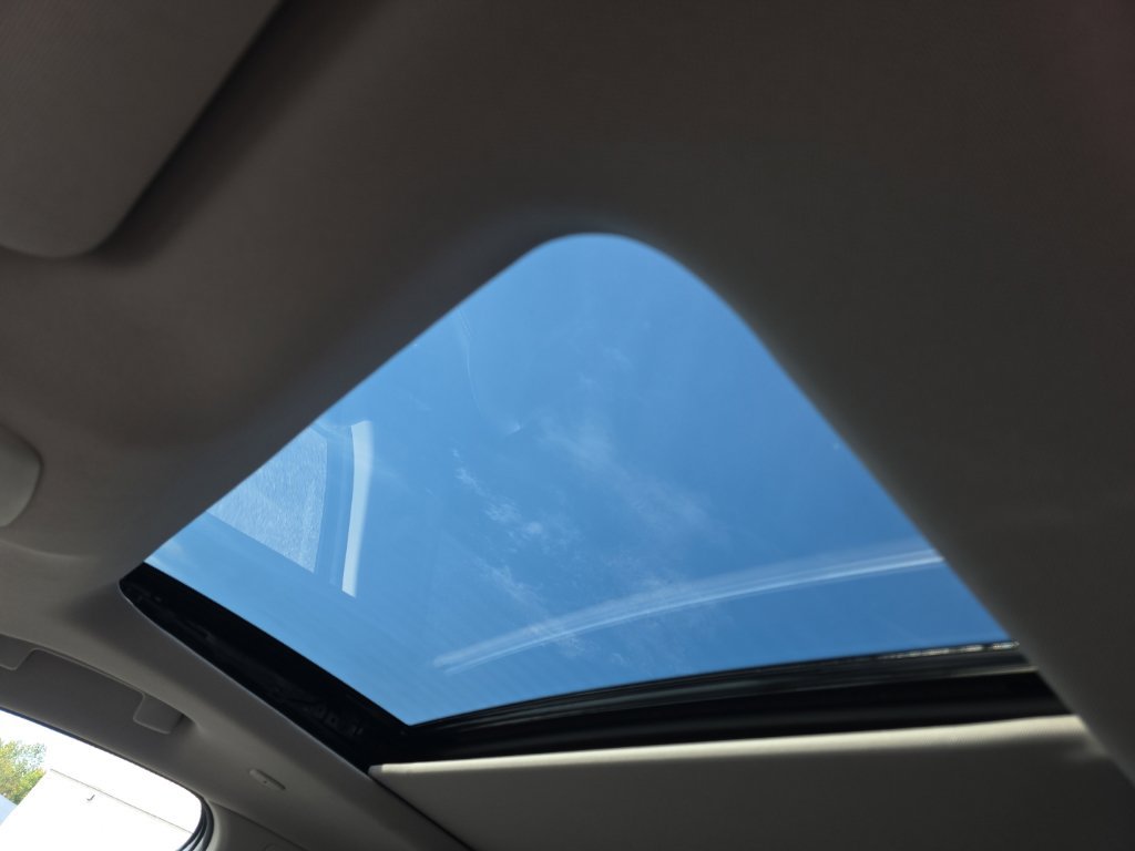 Used 2025 Nissan Murano SL AWD/4WD image 2