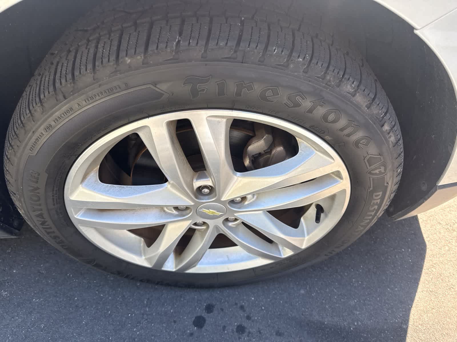 Used 2018 Chevrolet Equinox Premier FWD image 4