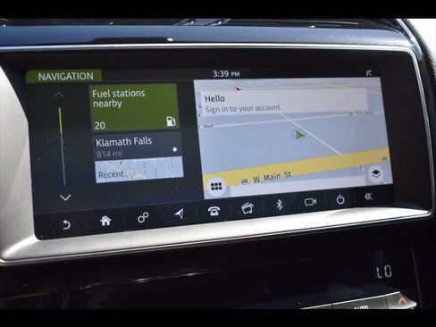 Used 2019 Jaguar XE Premium RWD image 10
