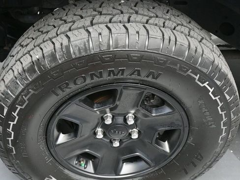 Used 2020 Jeep Gladiator Overland image 25