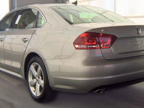 Used 2013 Volkswagen Passat 2.5 SE FWD image 8