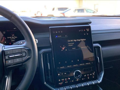 Certified 2025 GMC Acadia AT4 image 7