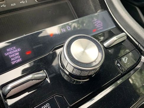 Used 2021 Jeep Grand Cherokee L Overland w/ Luxury Tech Group IV image 32