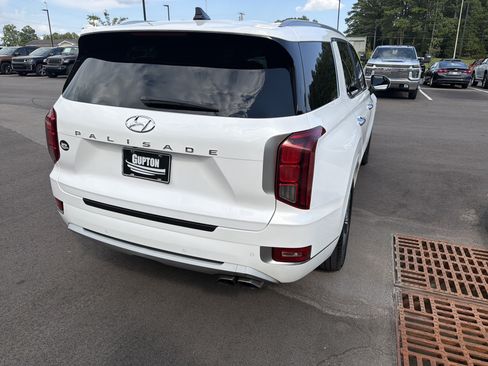 Used 2022 Hyundai Palisade Limited w/ Cargo Package FWD image 13