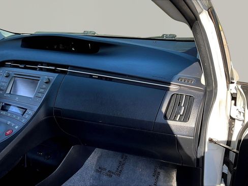 Used 2014 Toyota Prius Four image 24