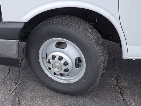 New 2025 Chevrolet Express 3500 w/ Power Convenience Package RWD image 21