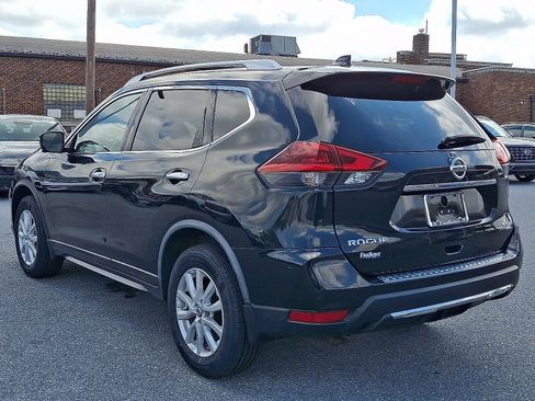 Used 2018 Nissan Rogue SV w/ Premium Package AWD/4WD image 6