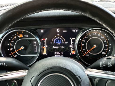 Used 2020 Jeep Wrangler Unlimited Sahara AWD/4WD image 19