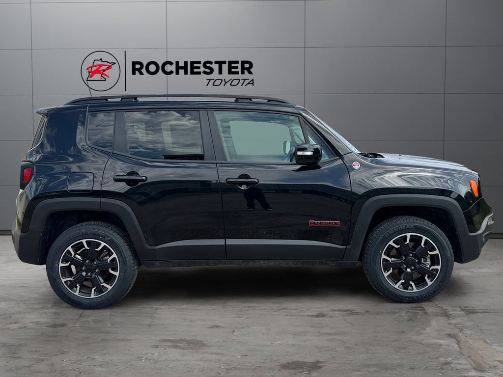 Used 2023 Jeep Renegade Trailhawk AWD/4WD image 6