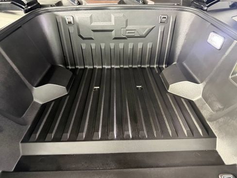 Used 2025 GMC Hummer EV 2X AWD/4WD image 35