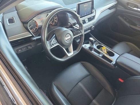 Used 2024 Nissan Altima 2.5 SR FWD image 6