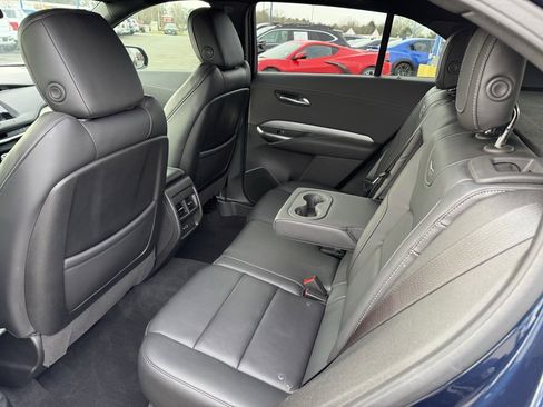 Used 2021 Cadillac XT4 Premium Luxury image 32